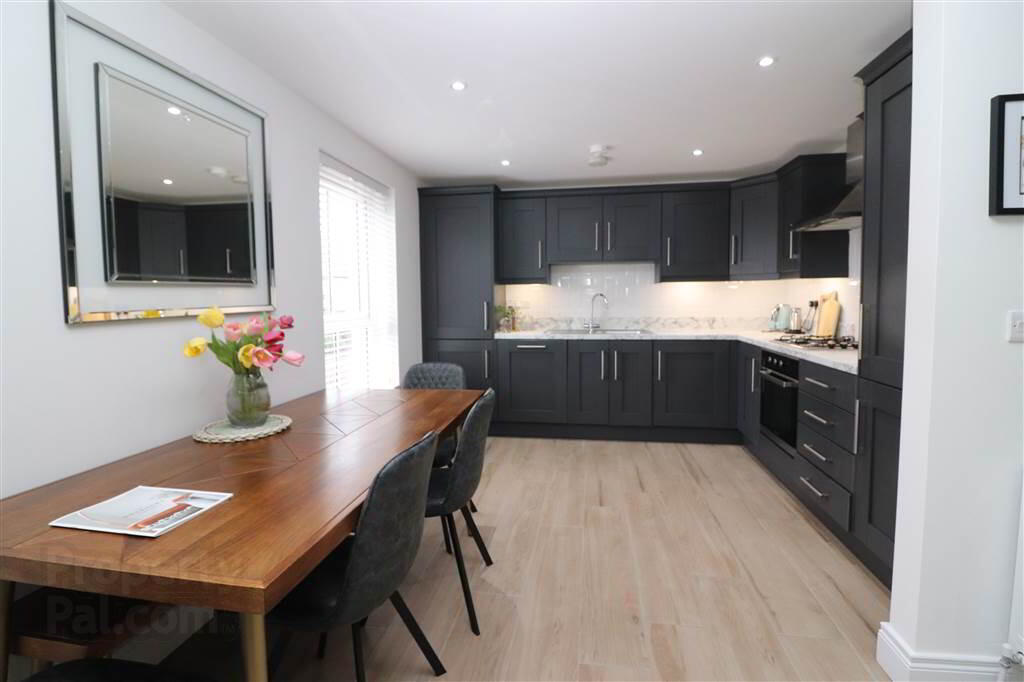 3, 15 Ballantine Square 6 of 14