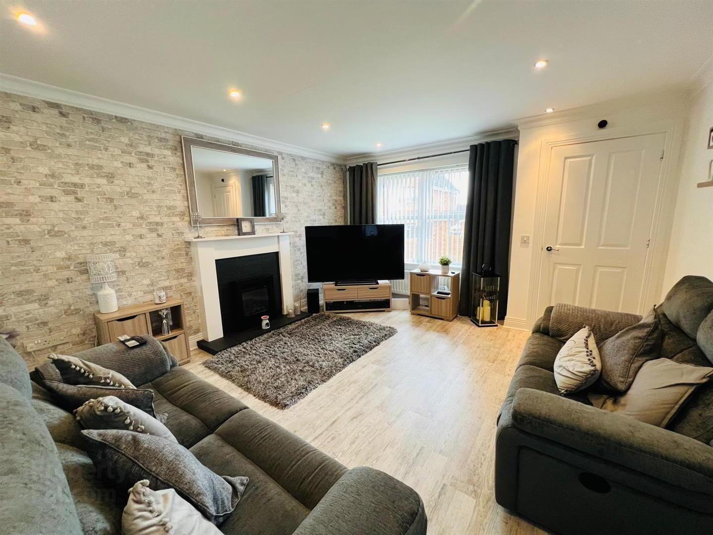 13 Summer Meadows Mews 4 of 12