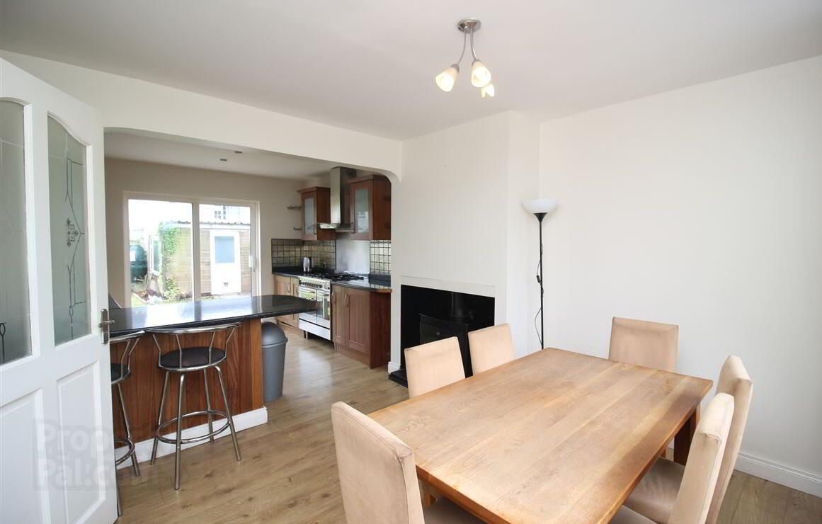 10 Woodlands Avenue 11 of 62