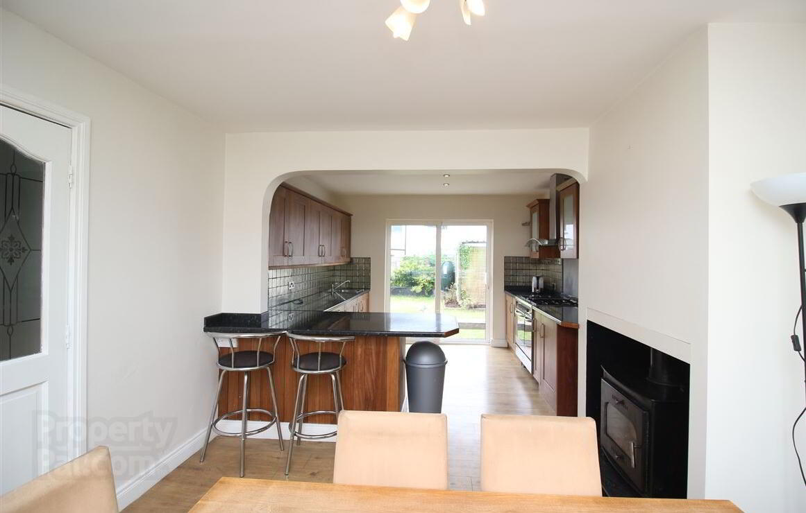 10 Woodlands Avenue 15 of 62