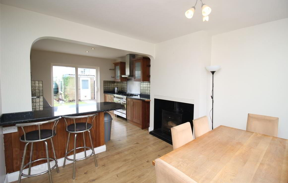 10 Woodlands Avenue 16 of 62