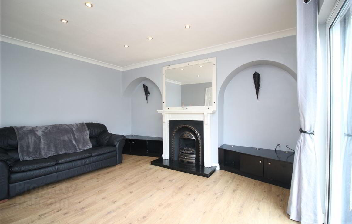 10 Woodlands Avenue 24 of 62