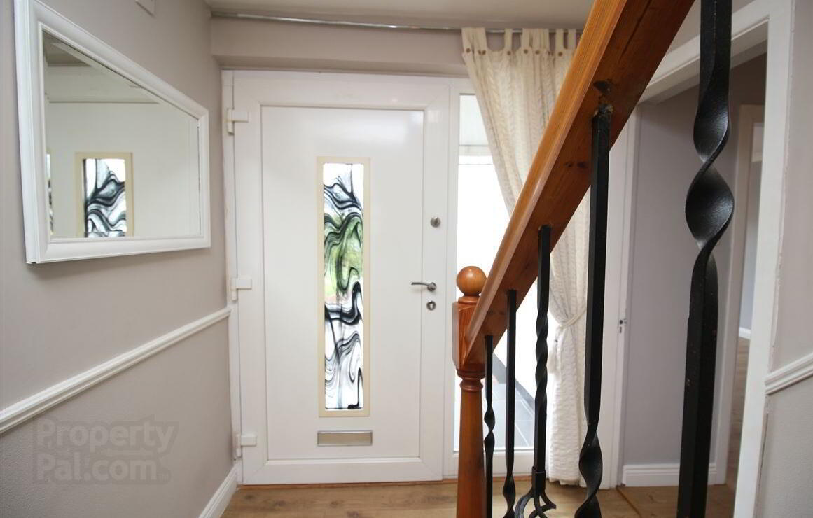 10 Woodlands Avenue 26 of 62