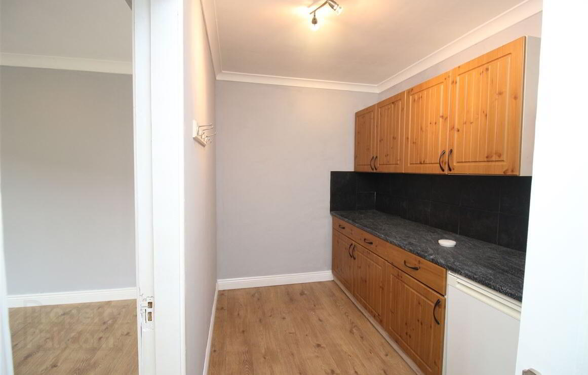 10 Woodlands Avenue 27 of 62