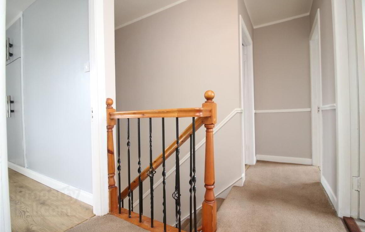 10 Woodlands Avenue 32 of 62