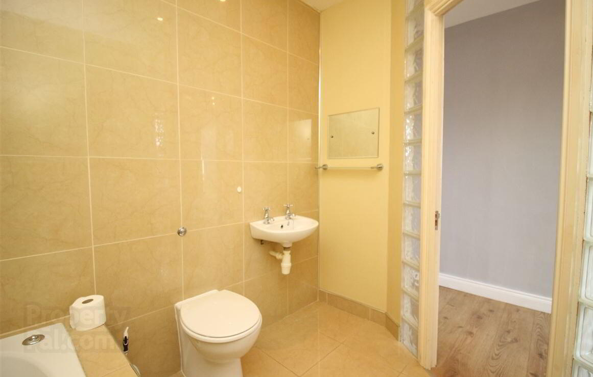 10 Woodlands Avenue 49 of 62
