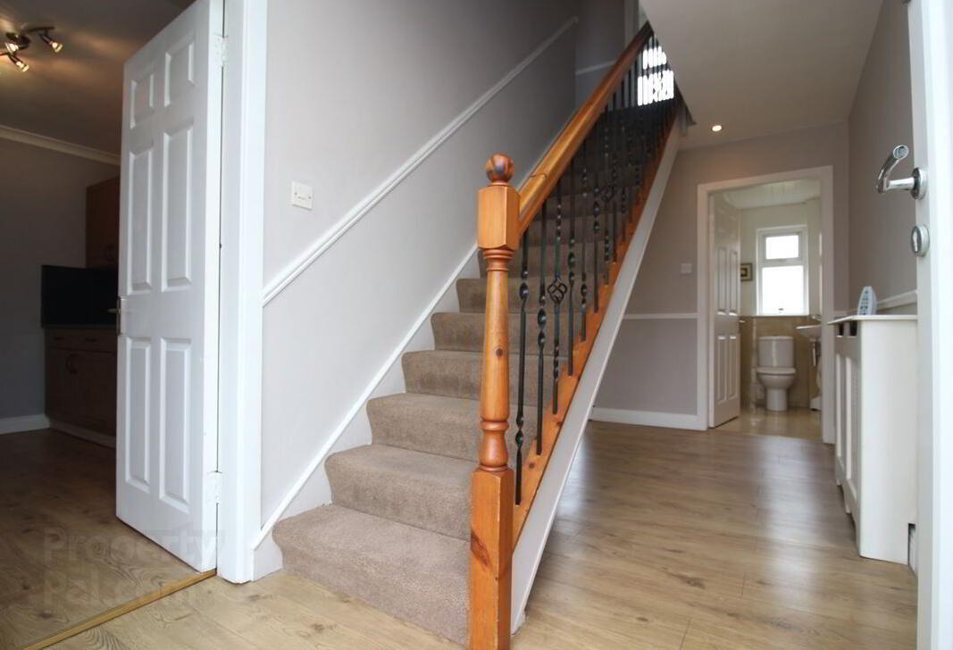 10 Woodlands Avenue 9 of 62