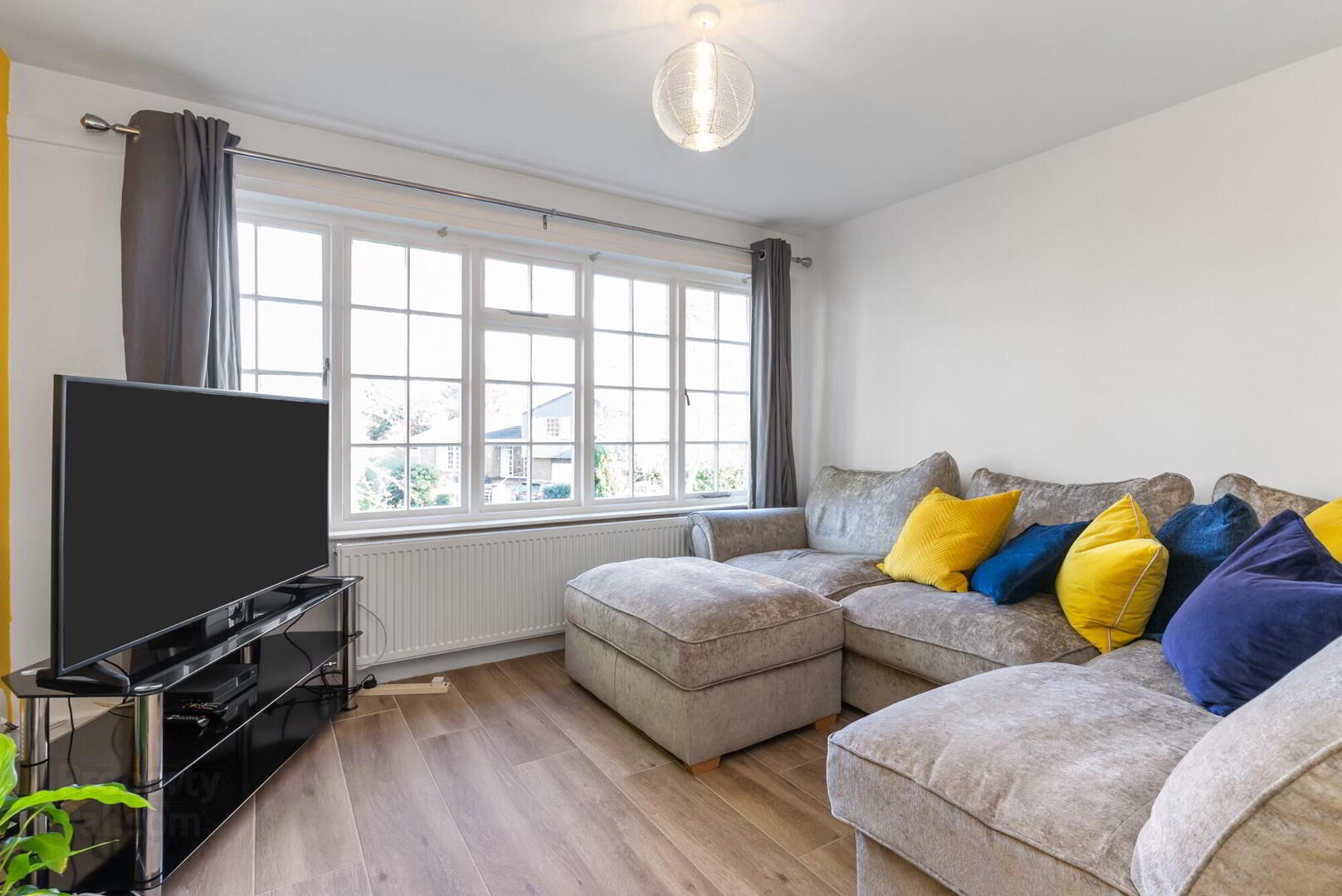 Apt 4 Deramore Court, 77 Deramore Park South 7 of 20