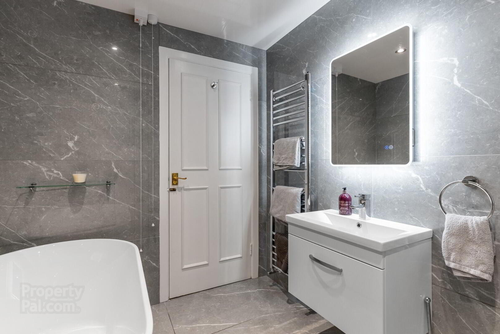 Apt 4 Deramore Court, 77 Deramore Park South 18 of 20