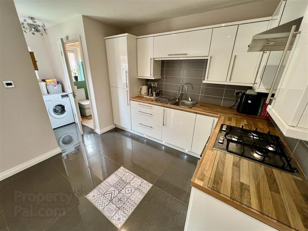 25 Lewis Avenue 6 of 18