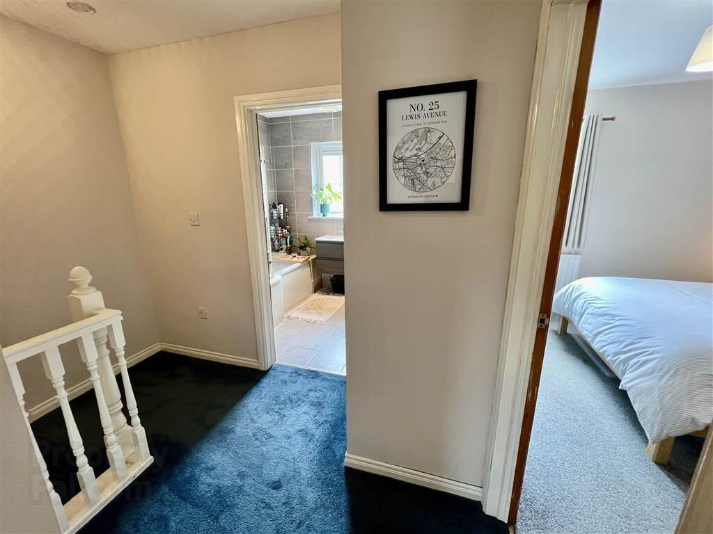 25 Lewis Avenue 15 of 18