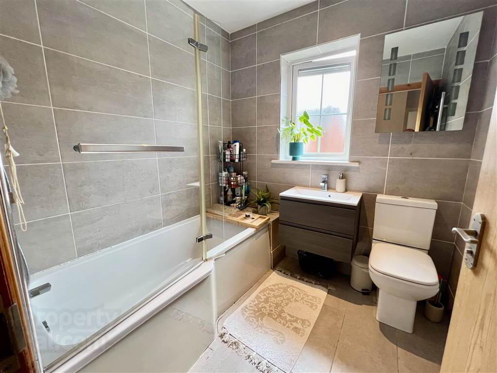25 Lewis Avenue 16 of 18