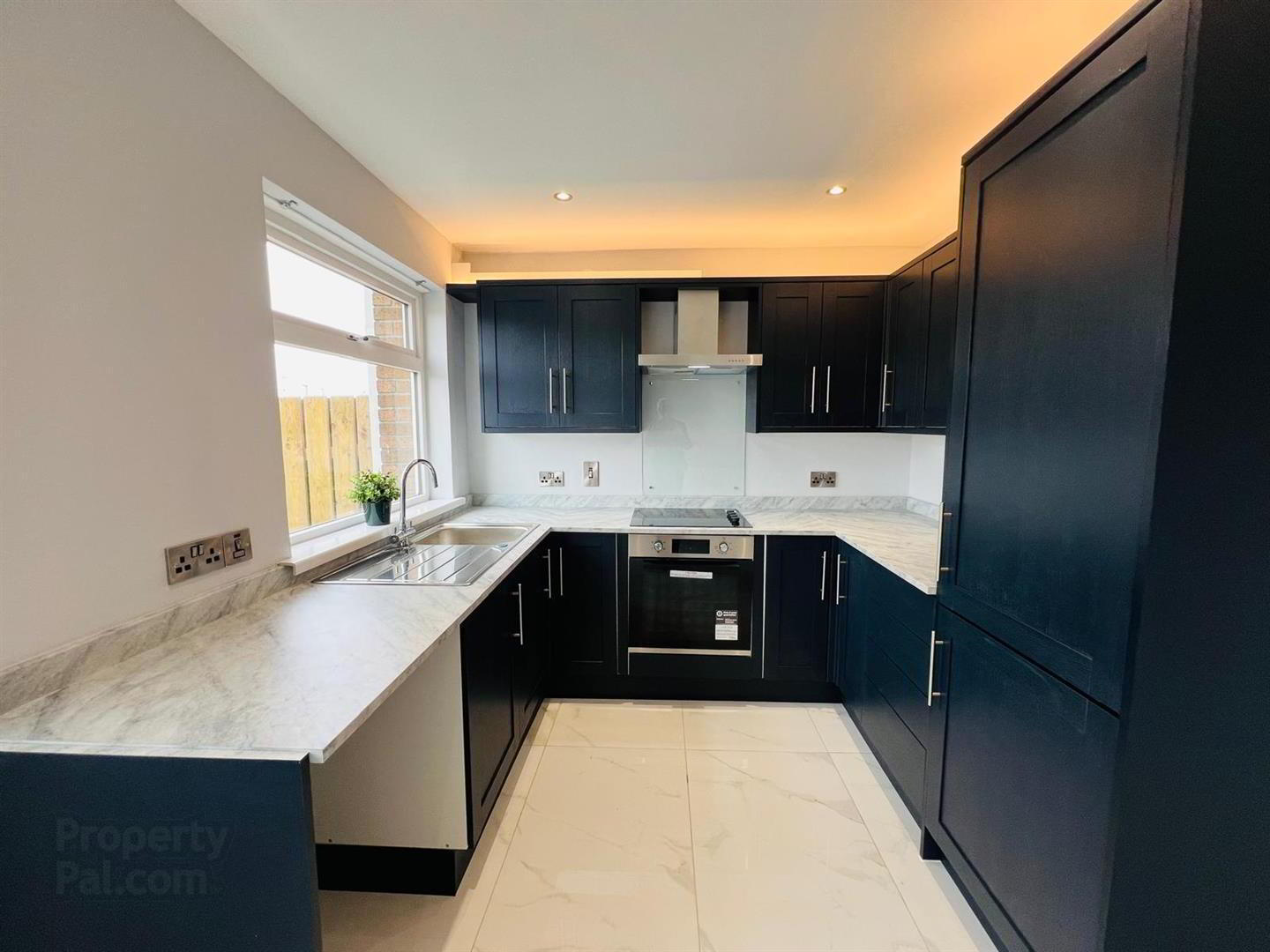 203 Sperrin Park 4 of 14