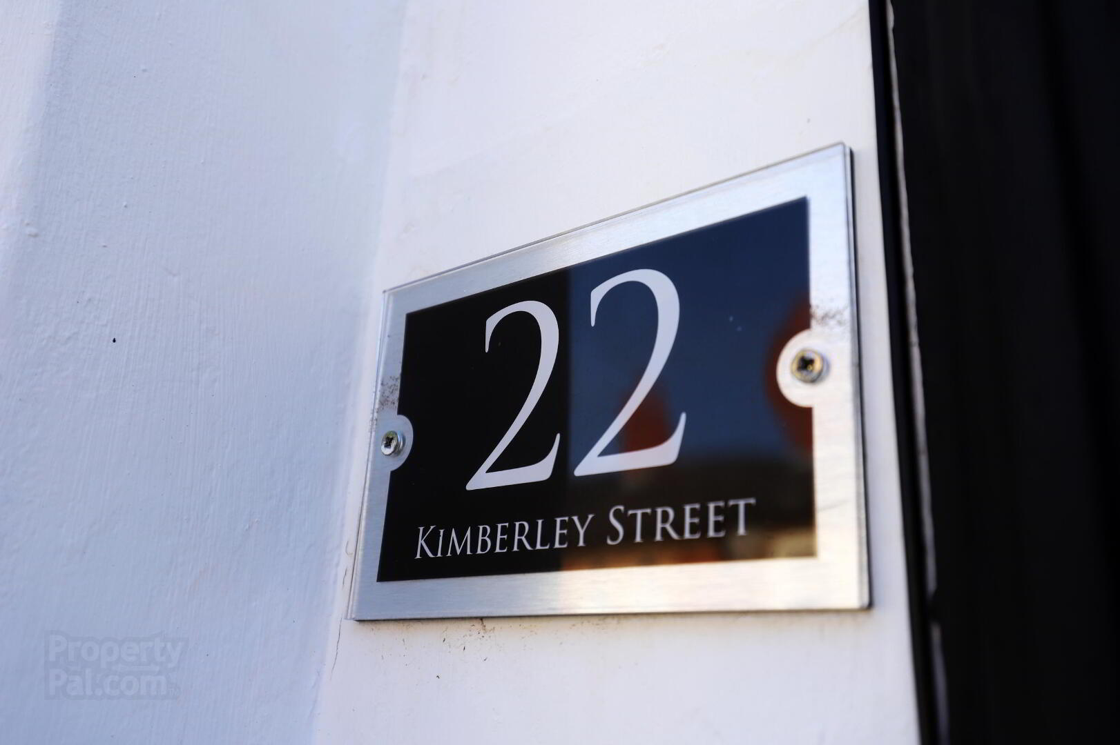 Bright & Beautiful Home, 22 Kimberley Street