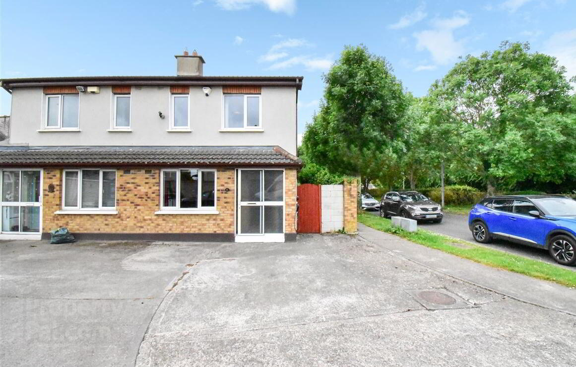 4 Mill Court Way 1 of 14