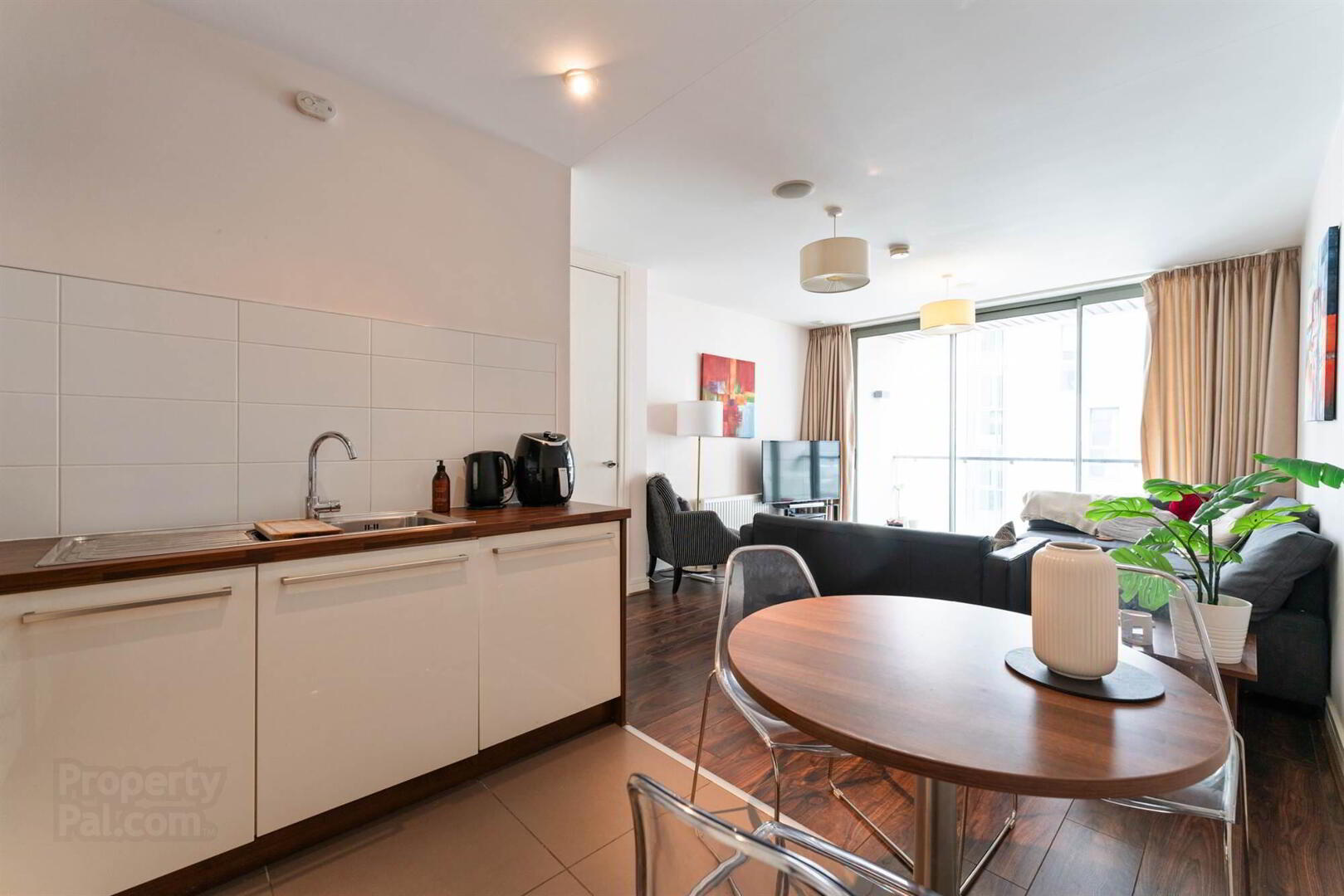 9-48 The Arc, 2i Queens Road 8 of 14