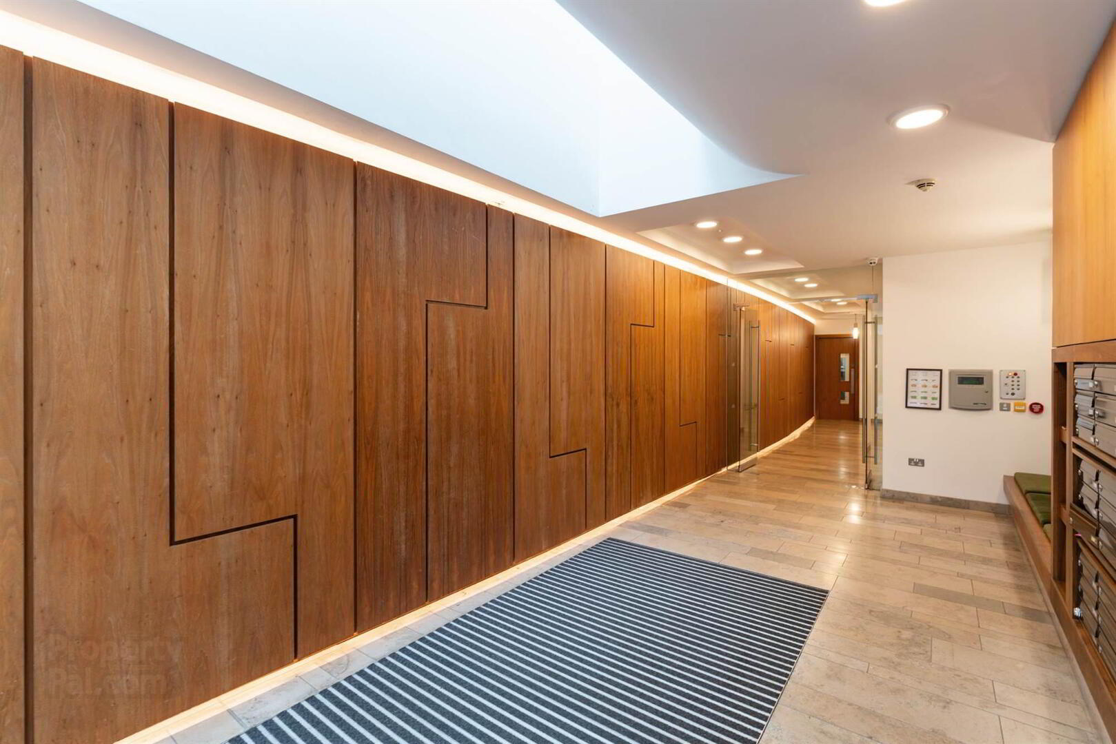 9-48 The Arc, 2i Queens Road 4 of 14
