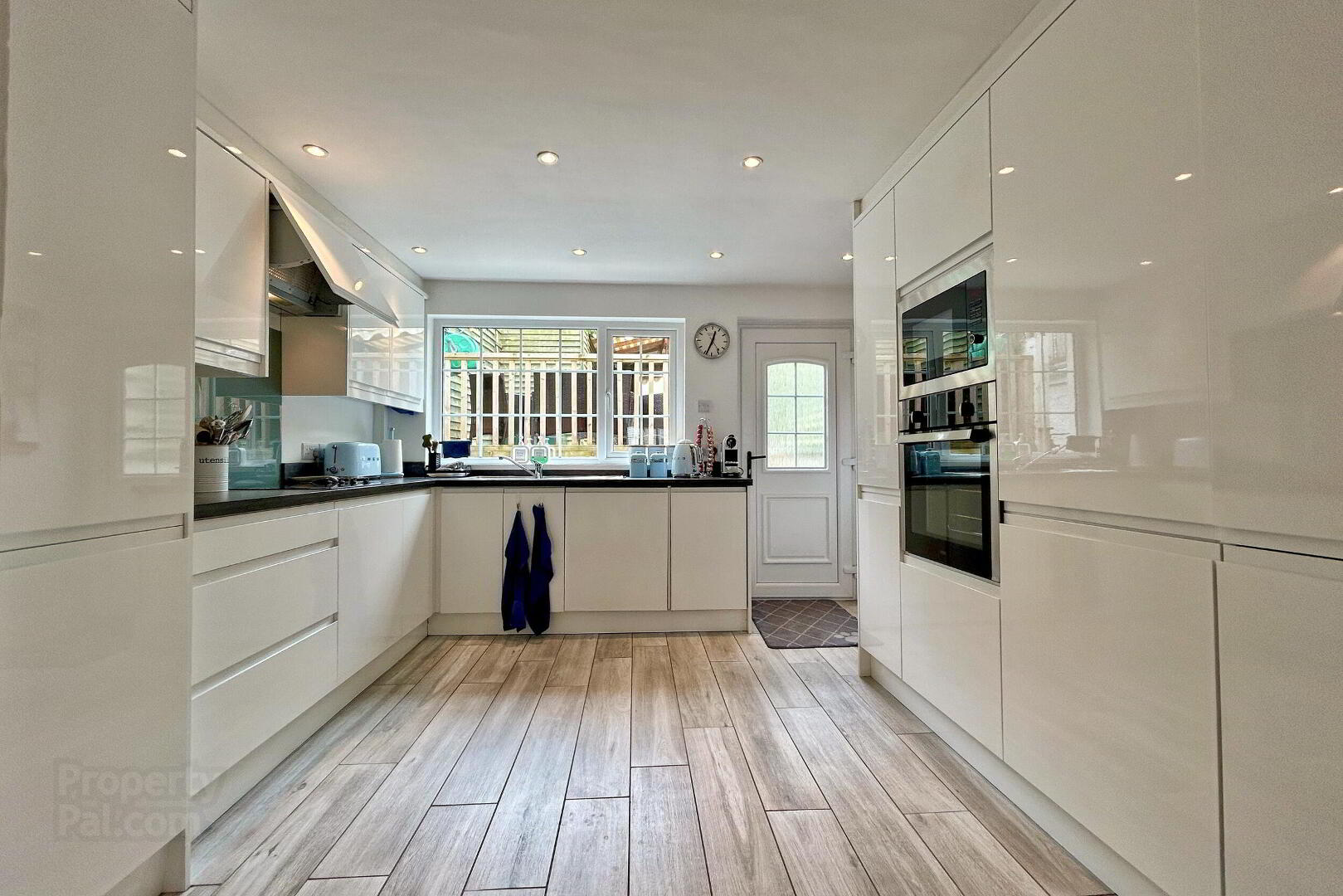 66 Causeway Street 5 of 20