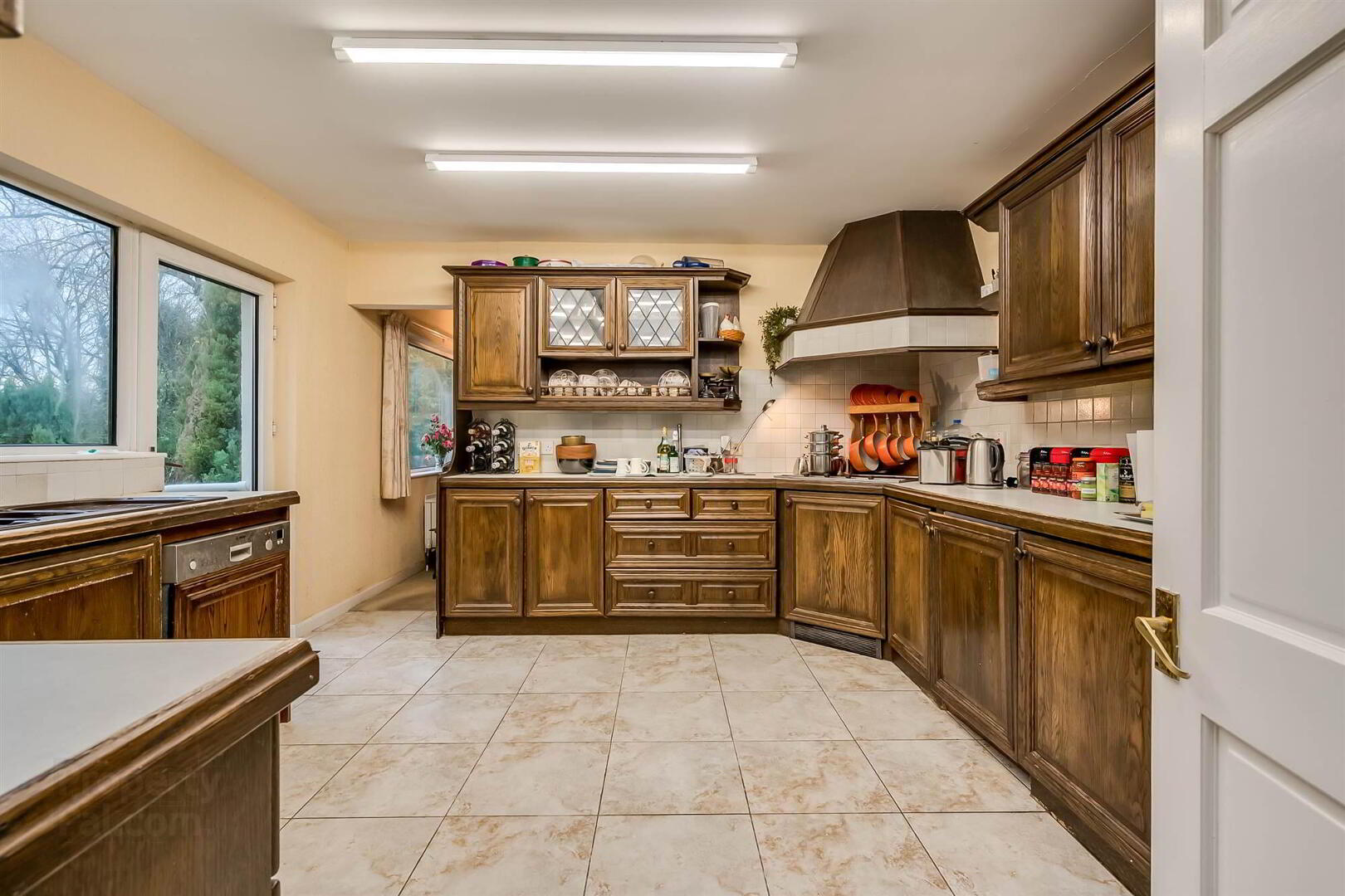 44 Hillsborough Road 11 of 35