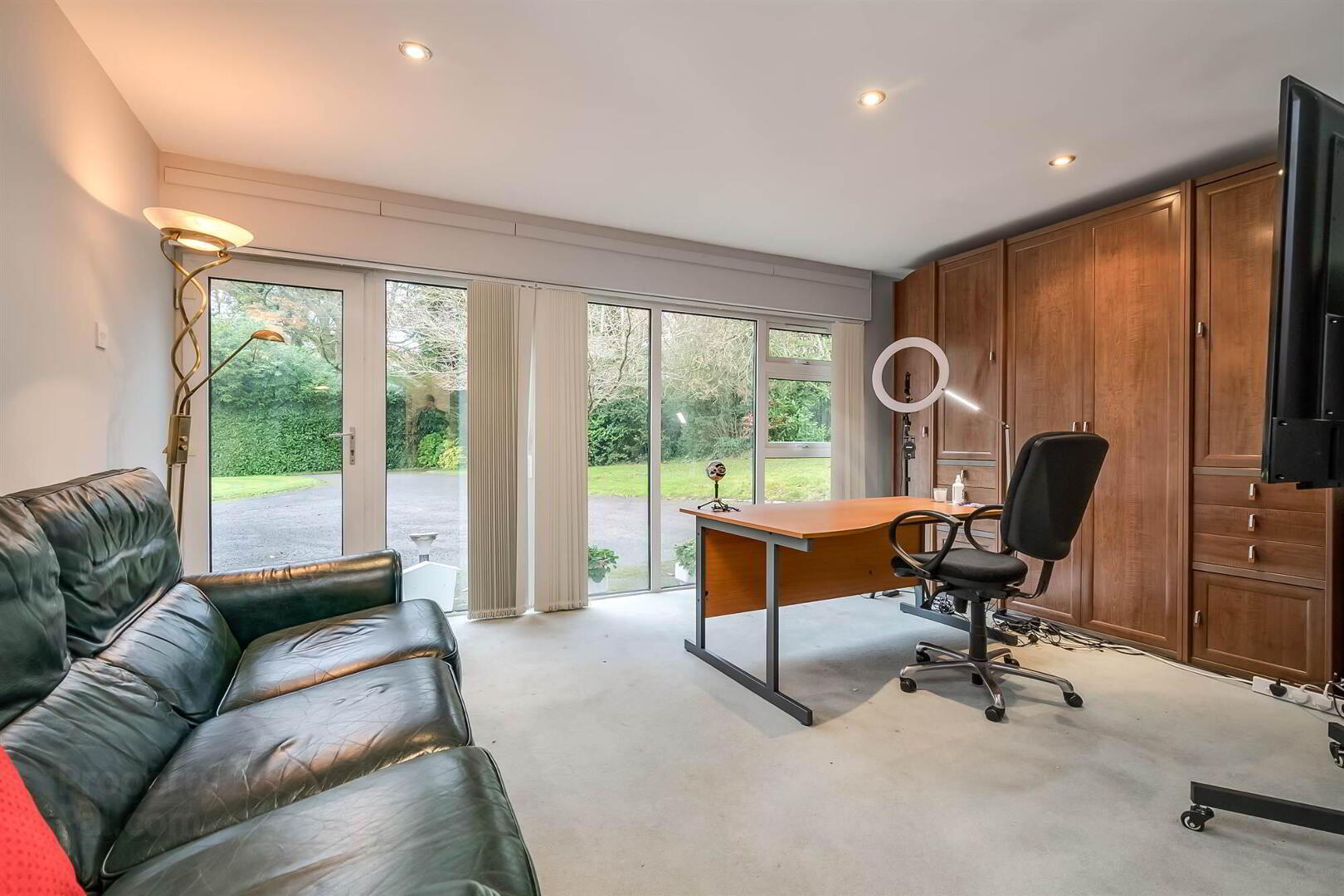 44 Hillsborough Road 23 of 35
