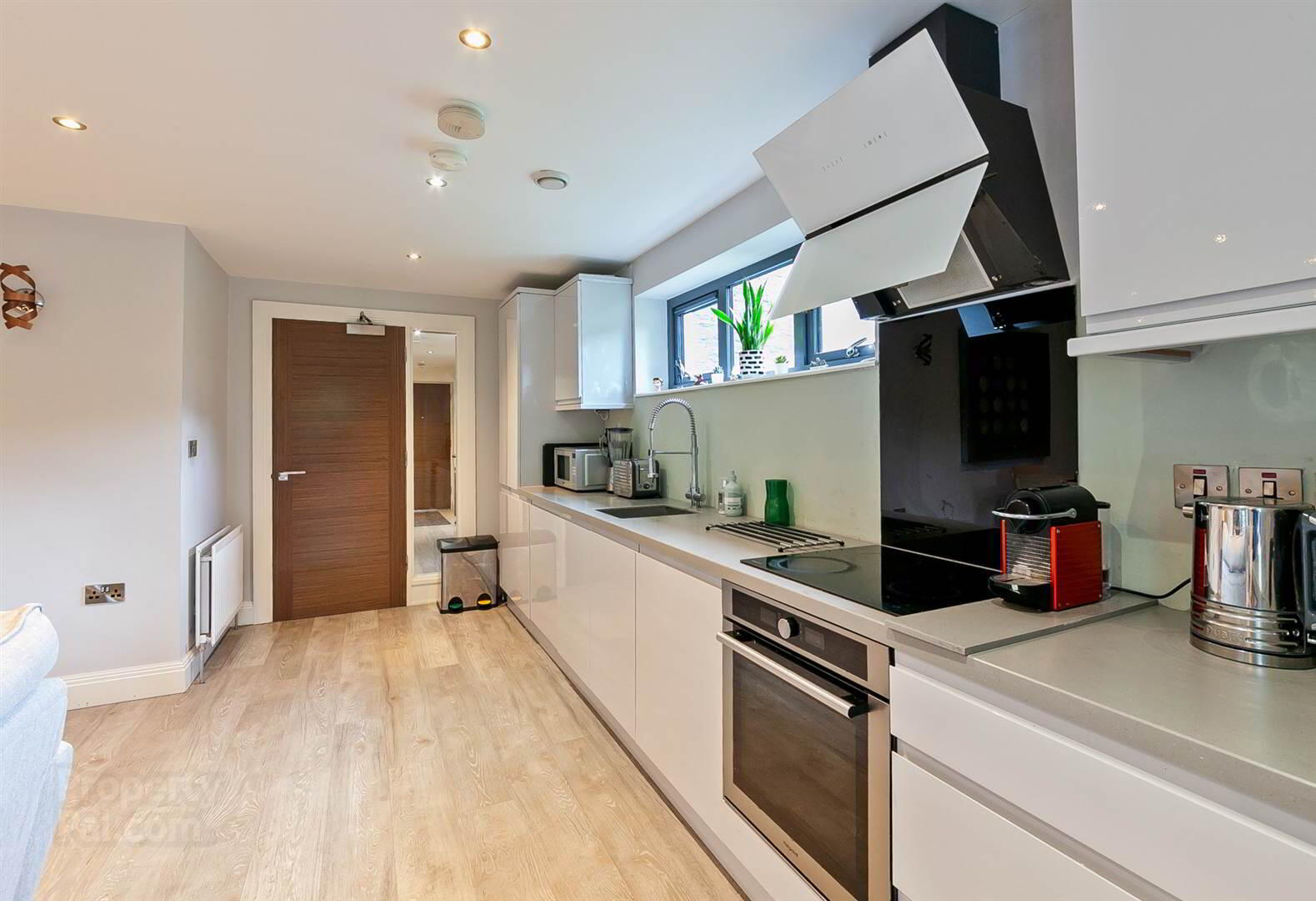 Apt 1 Priory Point, 15 Priory Park 6 of 11