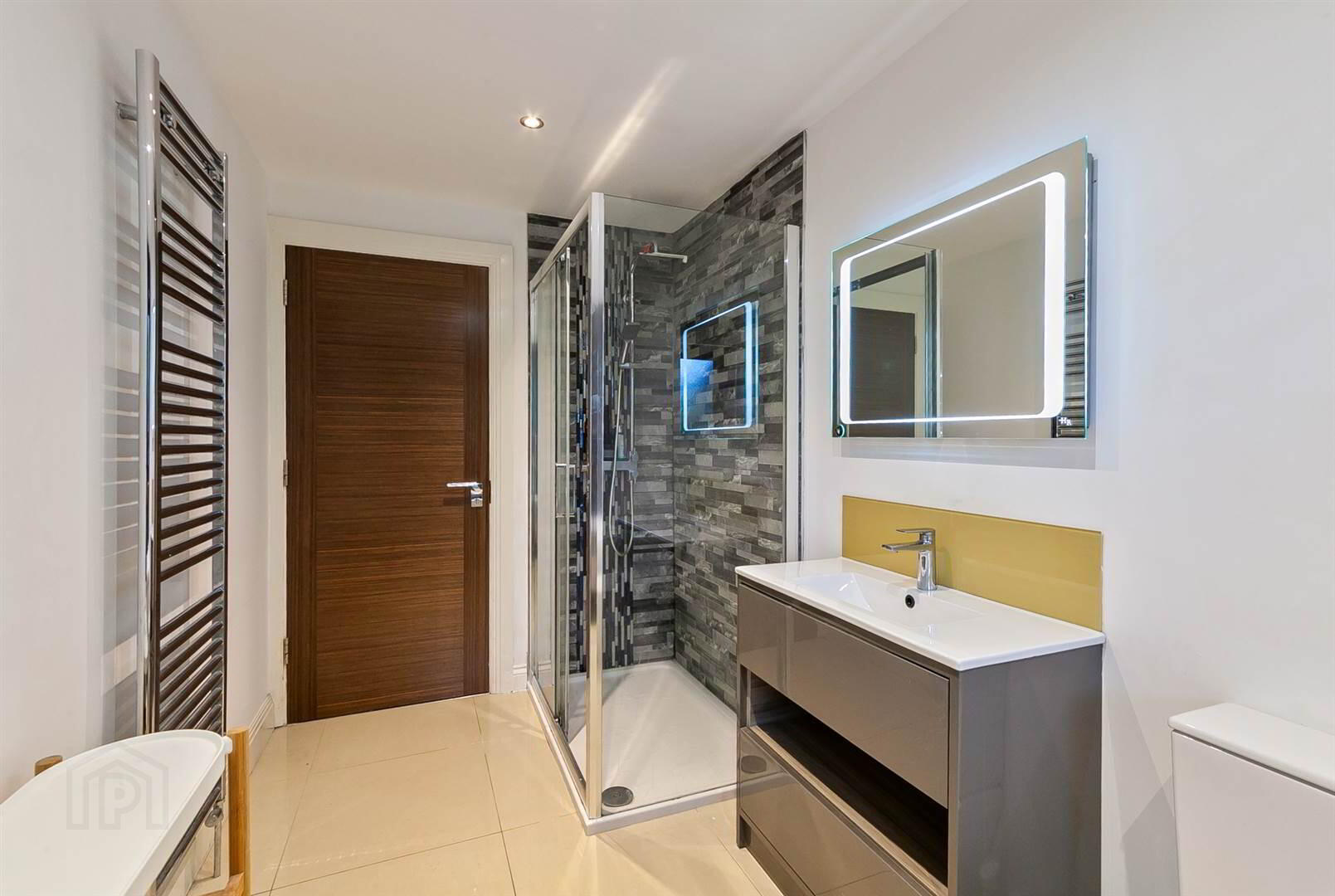 Apt 1 Priory Point, 15 Priory Park 10 of 11