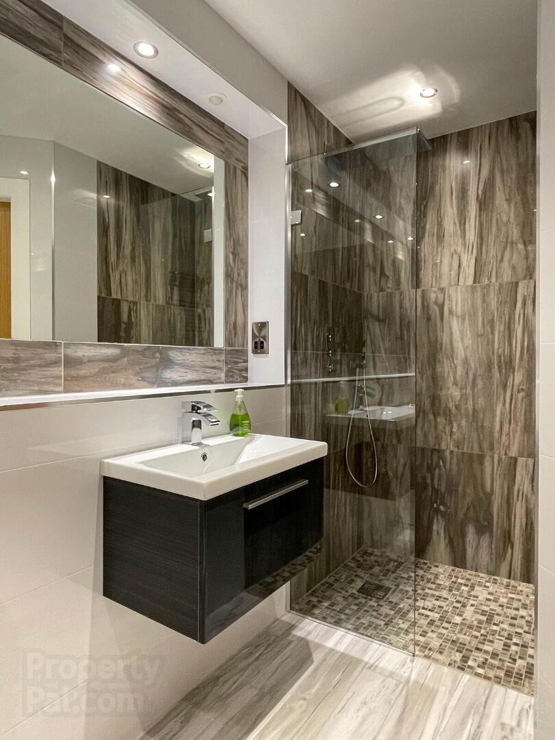 Apt 5, 61 Causeway Street 22 of 41