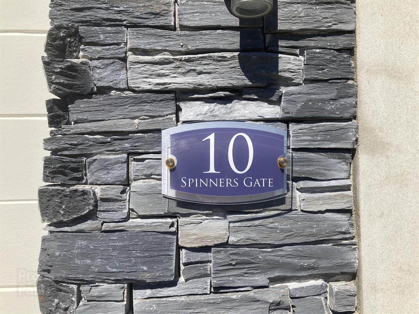 10 Spinners Gate