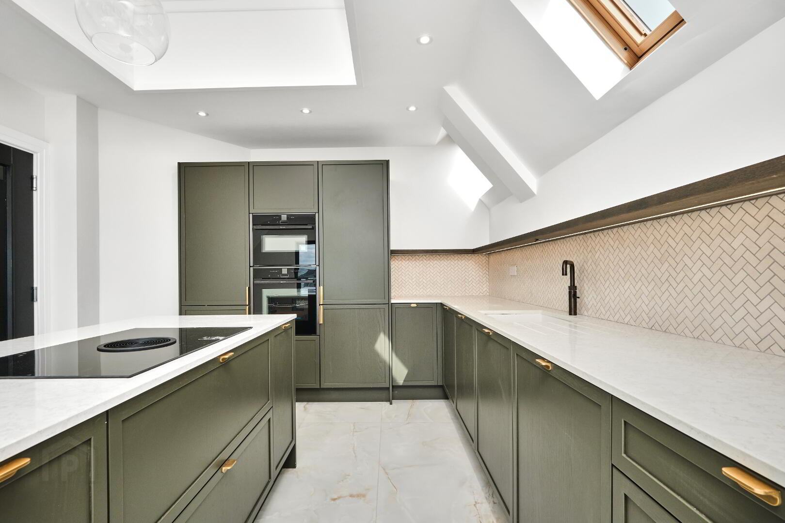 3 Bed Penthouse Apartment 3 of 52