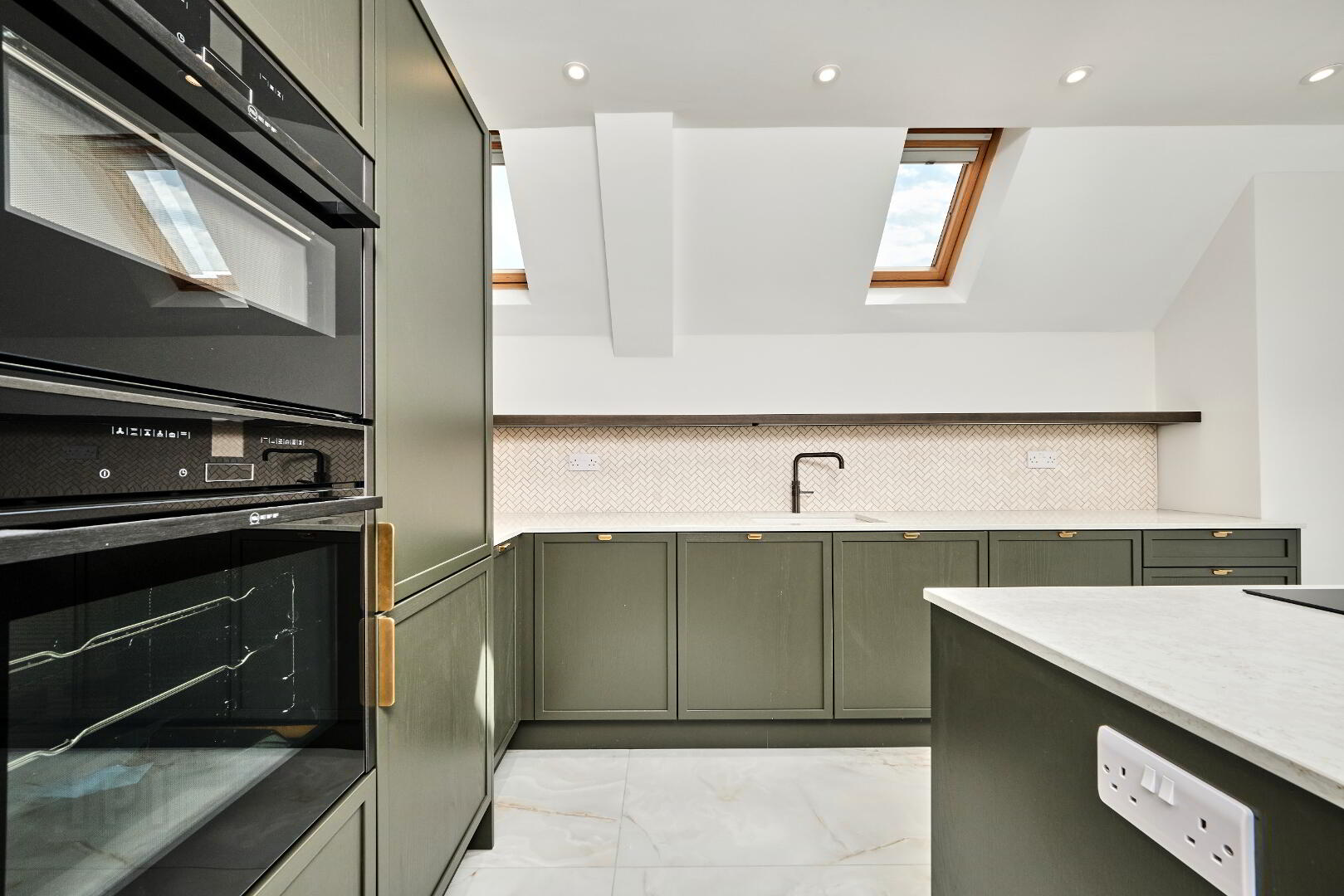 3 Bed Penthouse Apartment 4 of 52