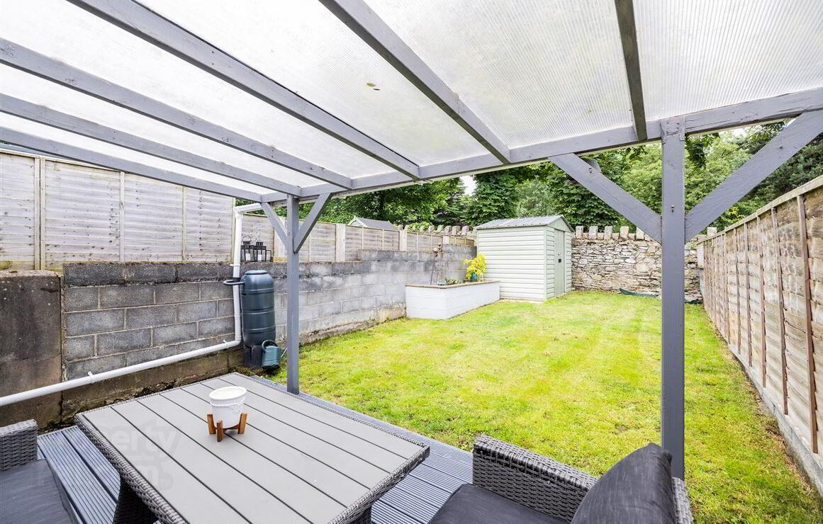 64 Woodford Lawn 11 of 14