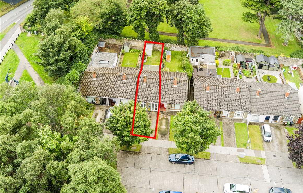 64 Woodford Lawn 13 of 14
