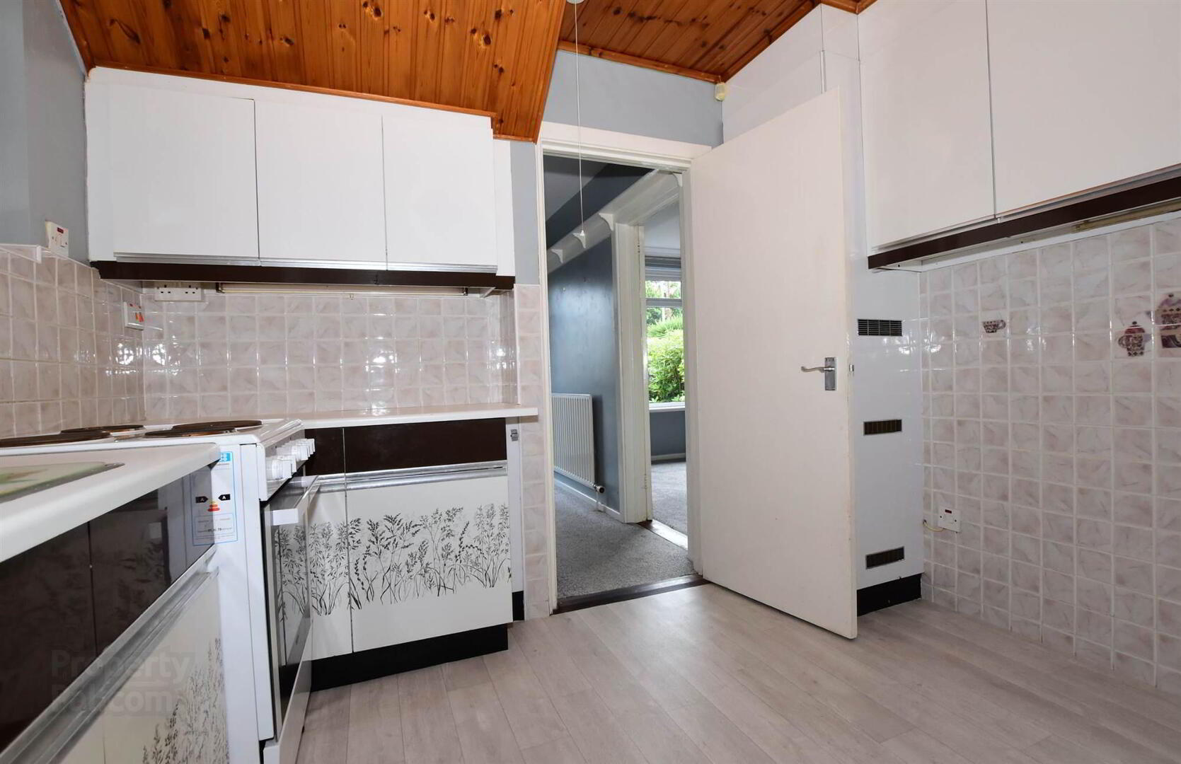 9 Movilla Road 8 of 17