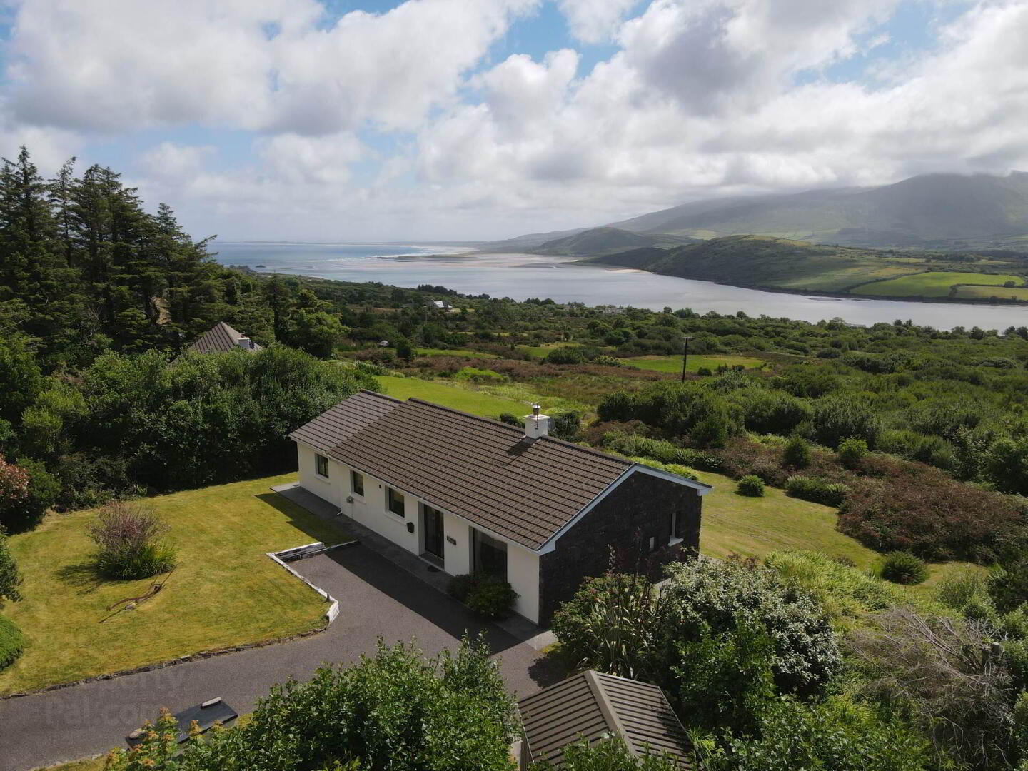 Tigh Roscol 4 of 38