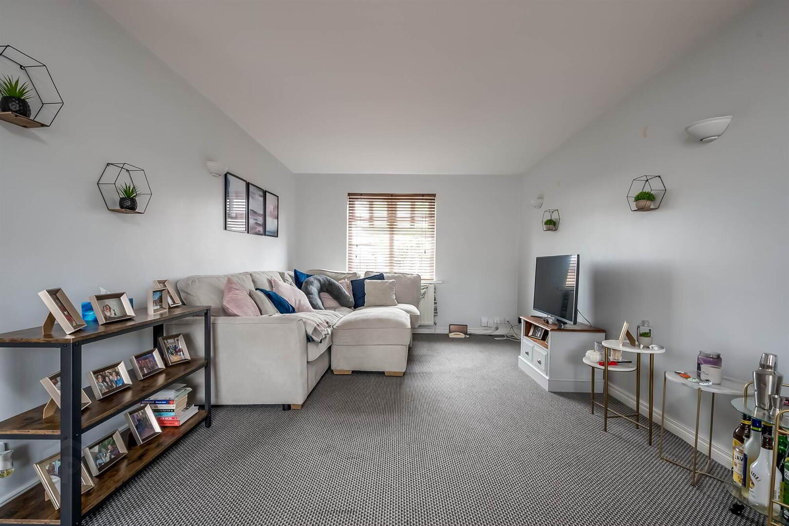 Apt 5 The Manor, 1 Belmont Church Road 7 of 16