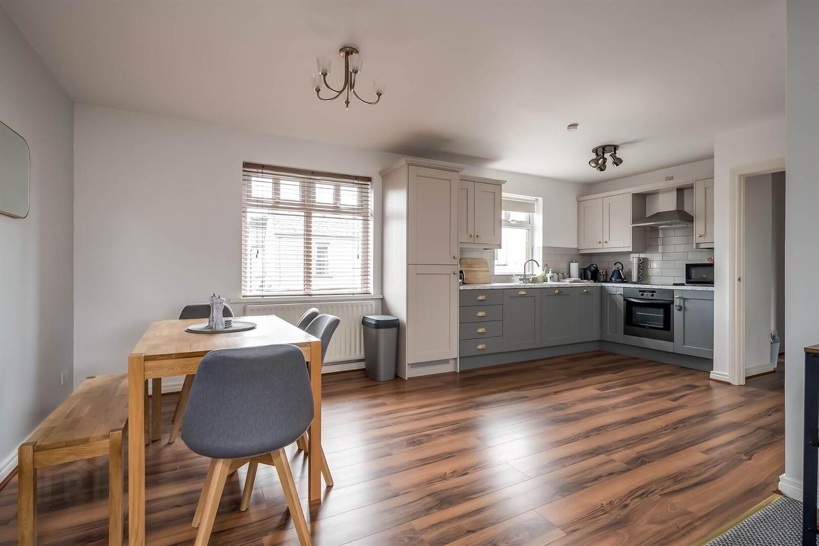 Apt 5 The Manor, 1 Belmont Church Road 10 of 16