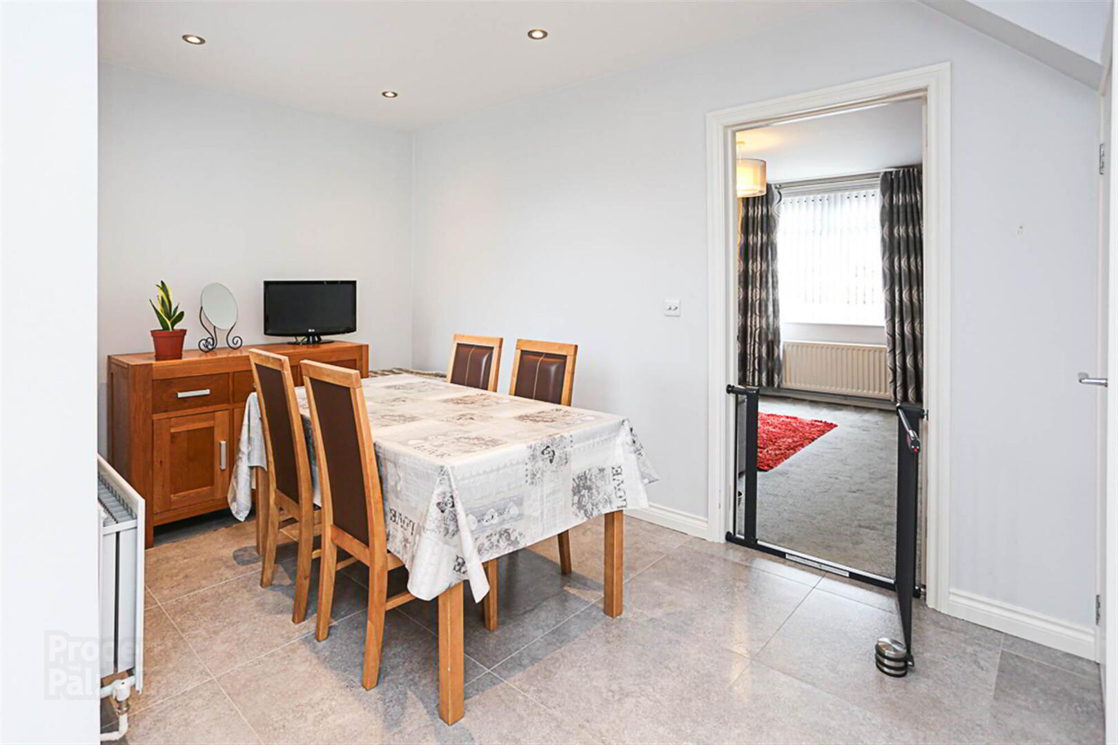 78 Clandeboye Road 4 of 19