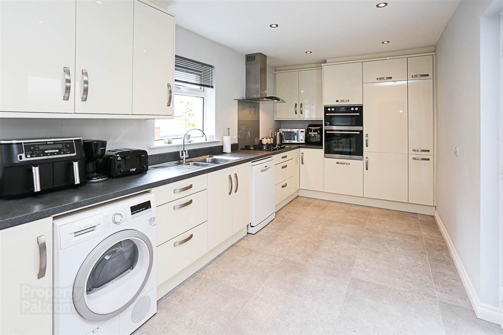 78 Clandeboye Road 5 of 19