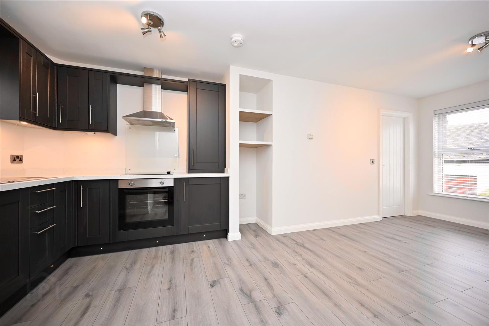 Apt 4, 61 Central Avenue 4 of 9