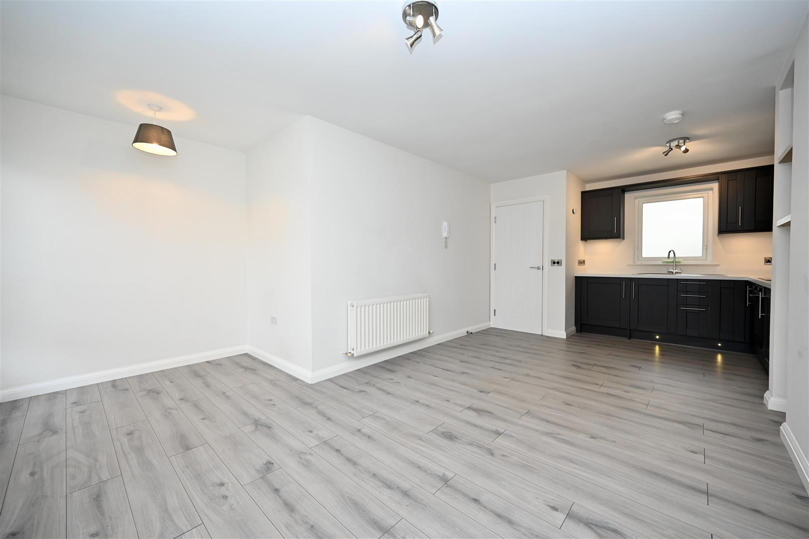 Apt 4, 61 Central Avenue 3 of 9