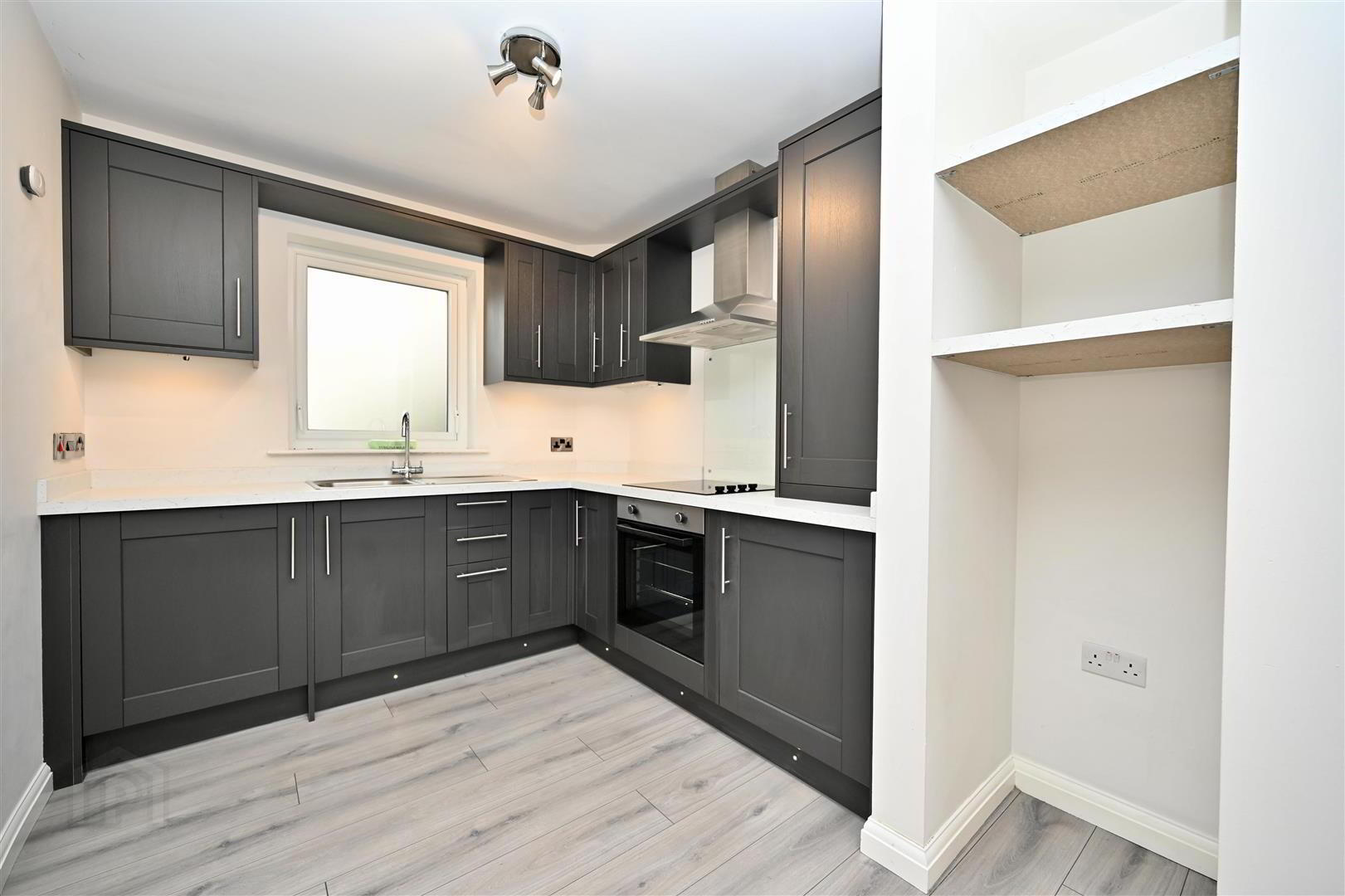 Apt 4, 61 Central Avenue 5 of 9