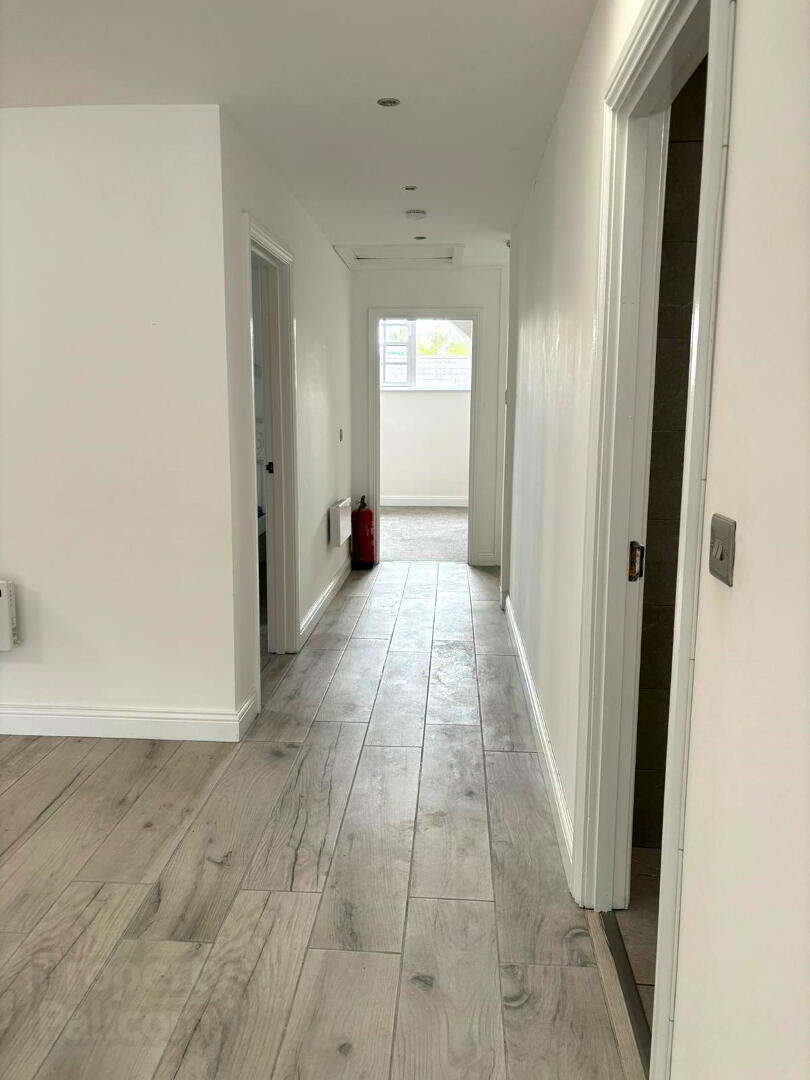 10b Main Street 9 of 12