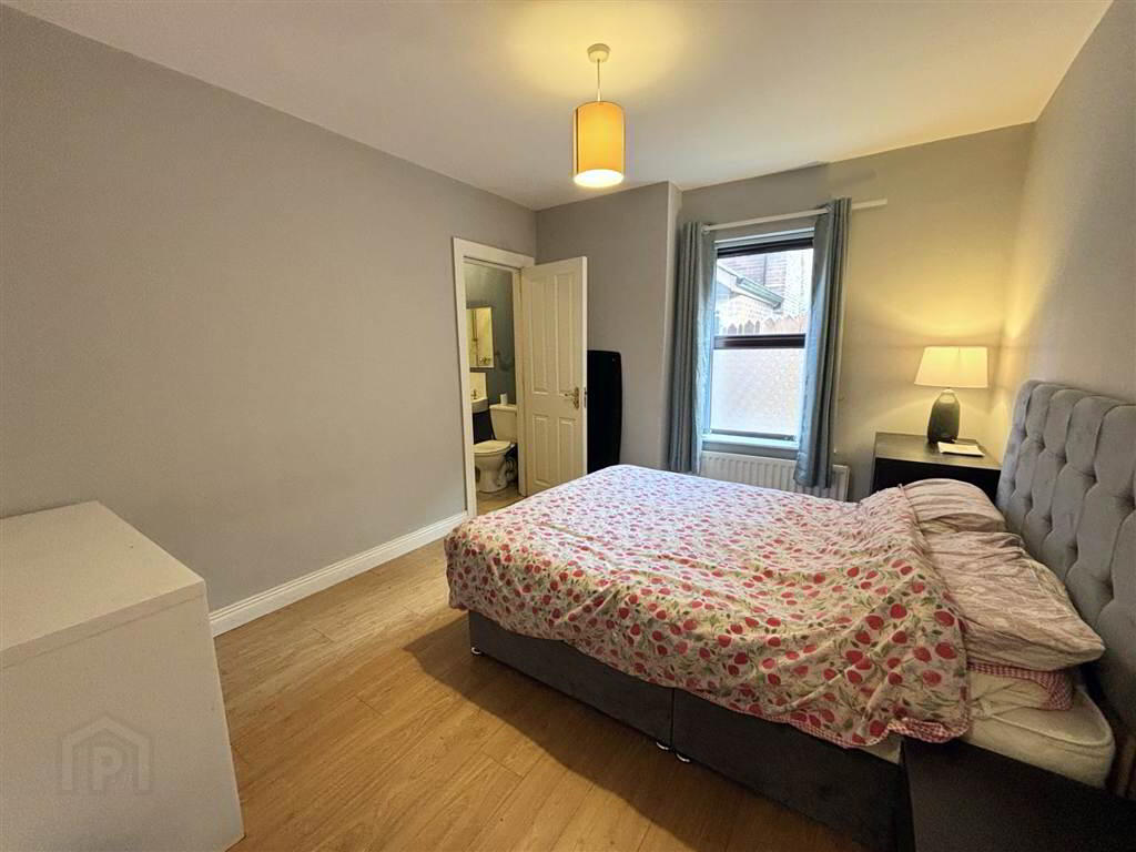 Apartment 1 2 Lanyon Manor 4 of 5
