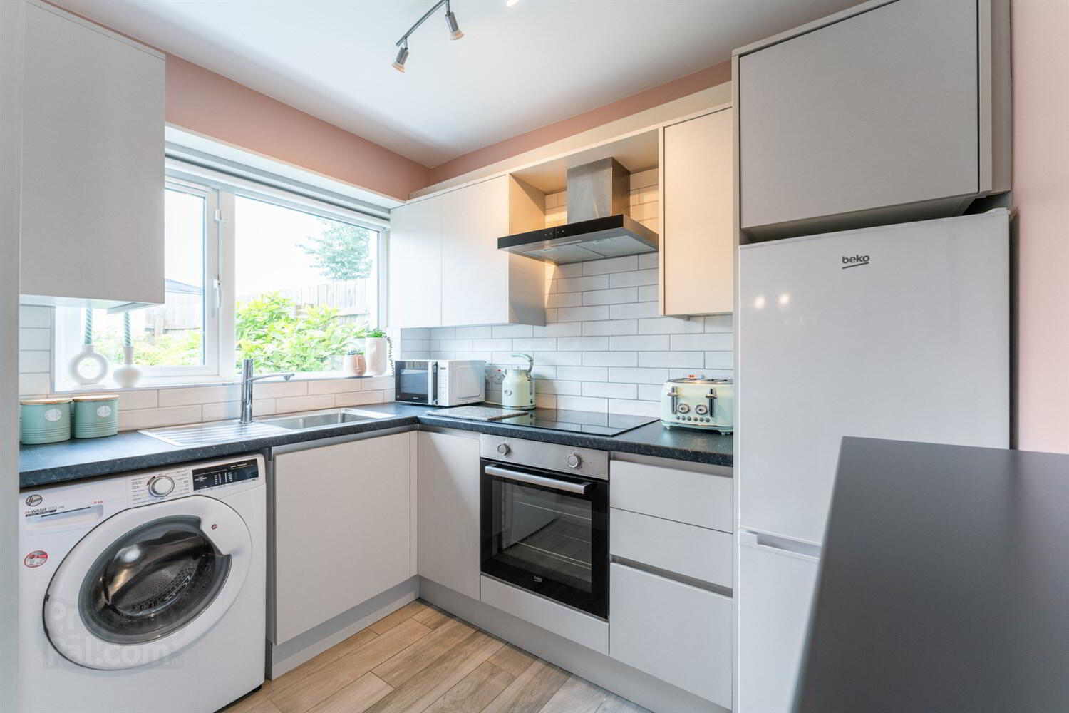 16 Craigleith Walk 9 of 18