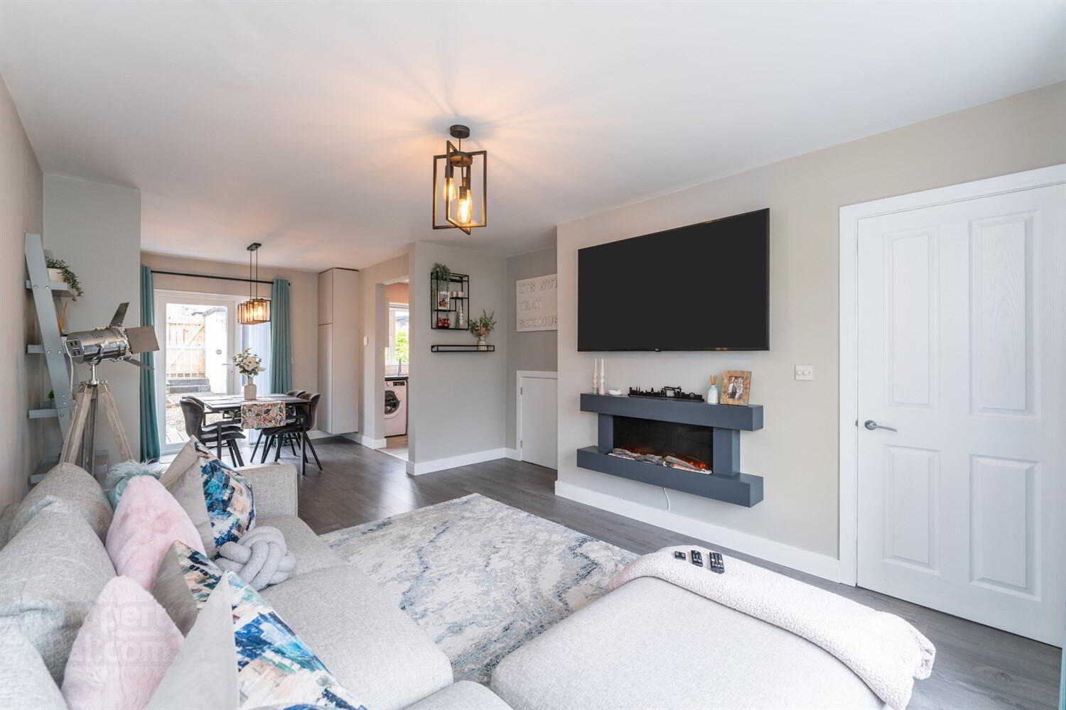16 Craigleith Walk 4 of 18