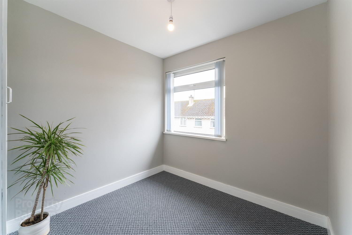 16 Craigleith Walk 12 of 18