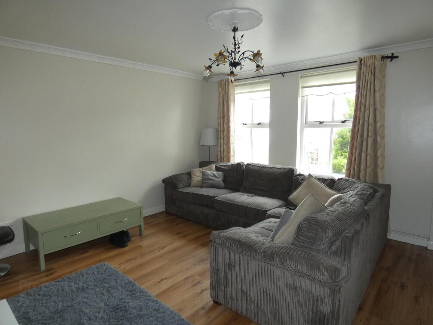 7 Braddan Place ( Mill Road ) 4 of 22