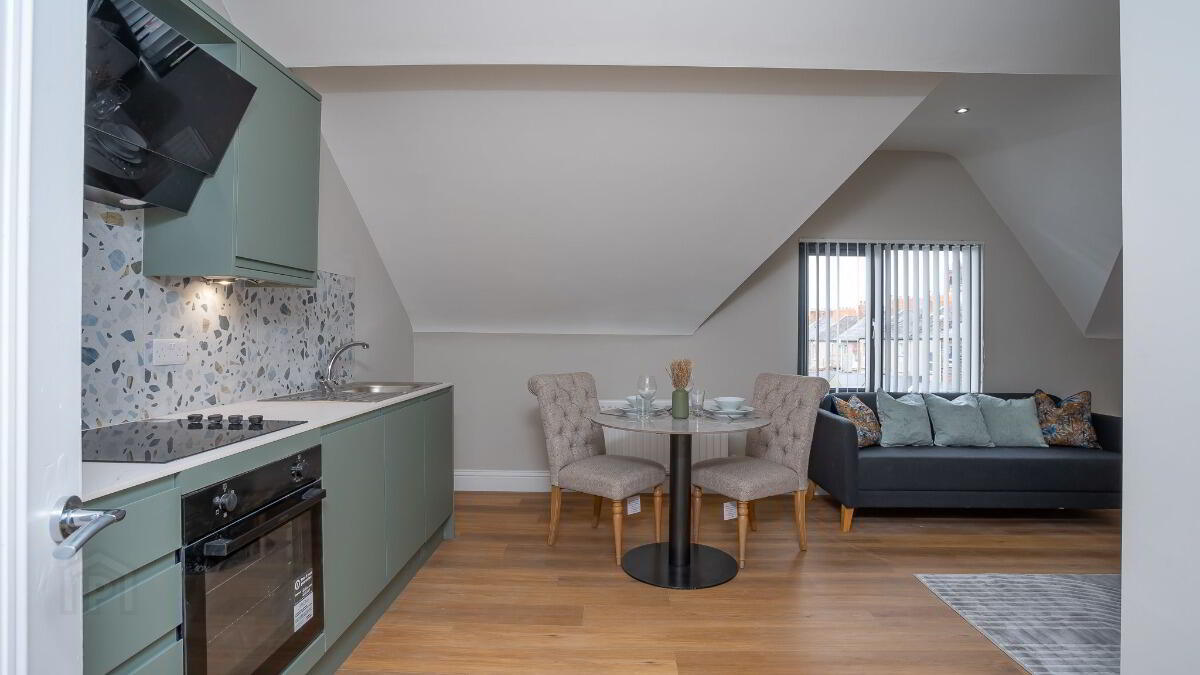 Apt 6, 19 Camden Street 1 of 8