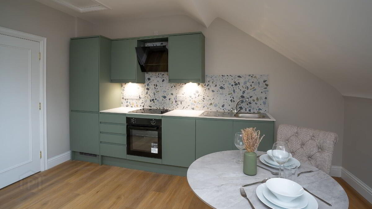 Apt 6, 19 Camden Street 2 of 8