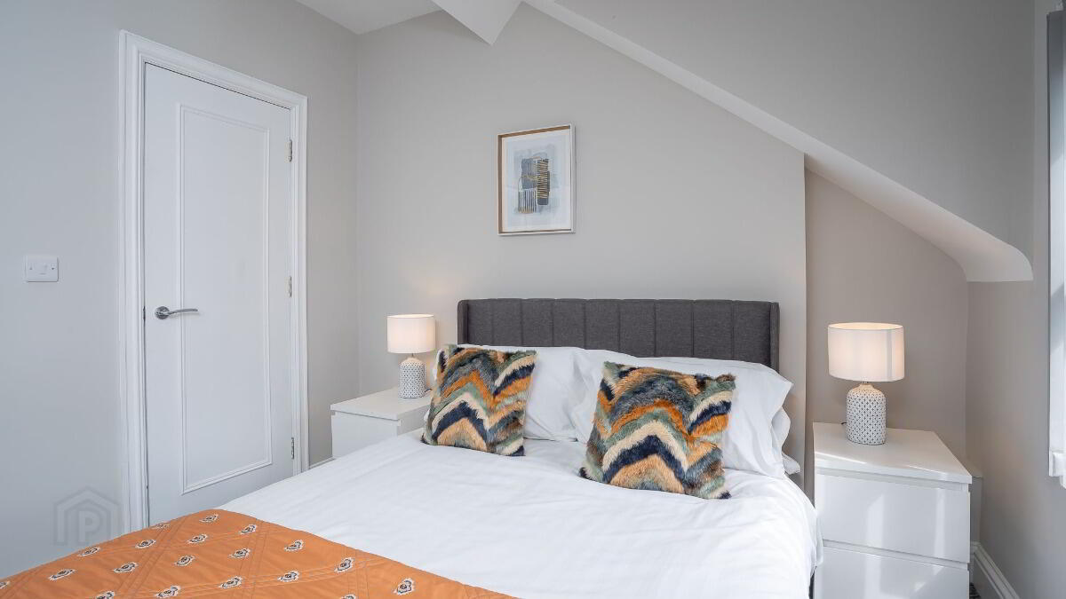 Apt 6, 19 Camden Street 6 of 8